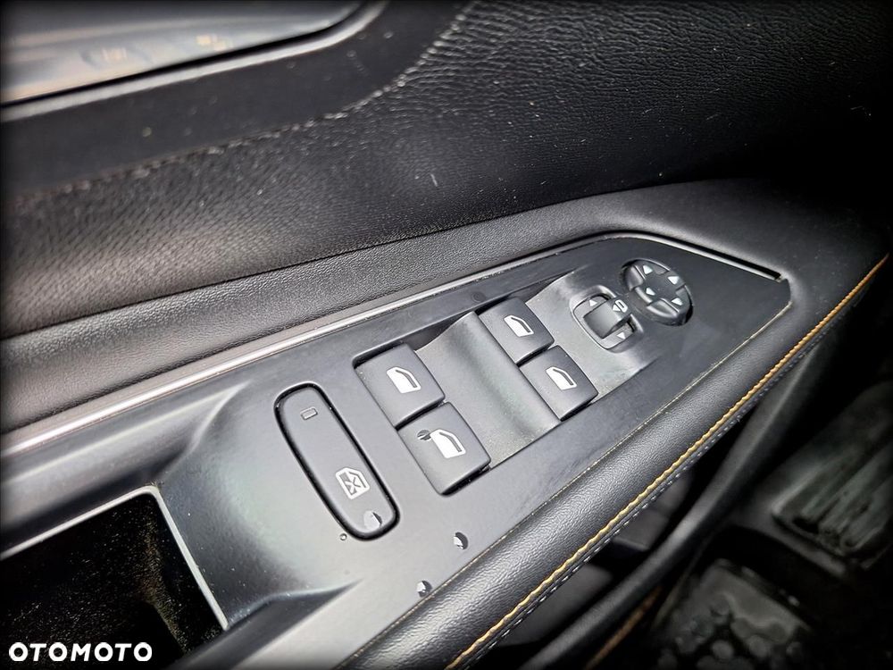 Peugeot 5008 2.0 BlueHDi Road Trip S&S EAT8 - 26