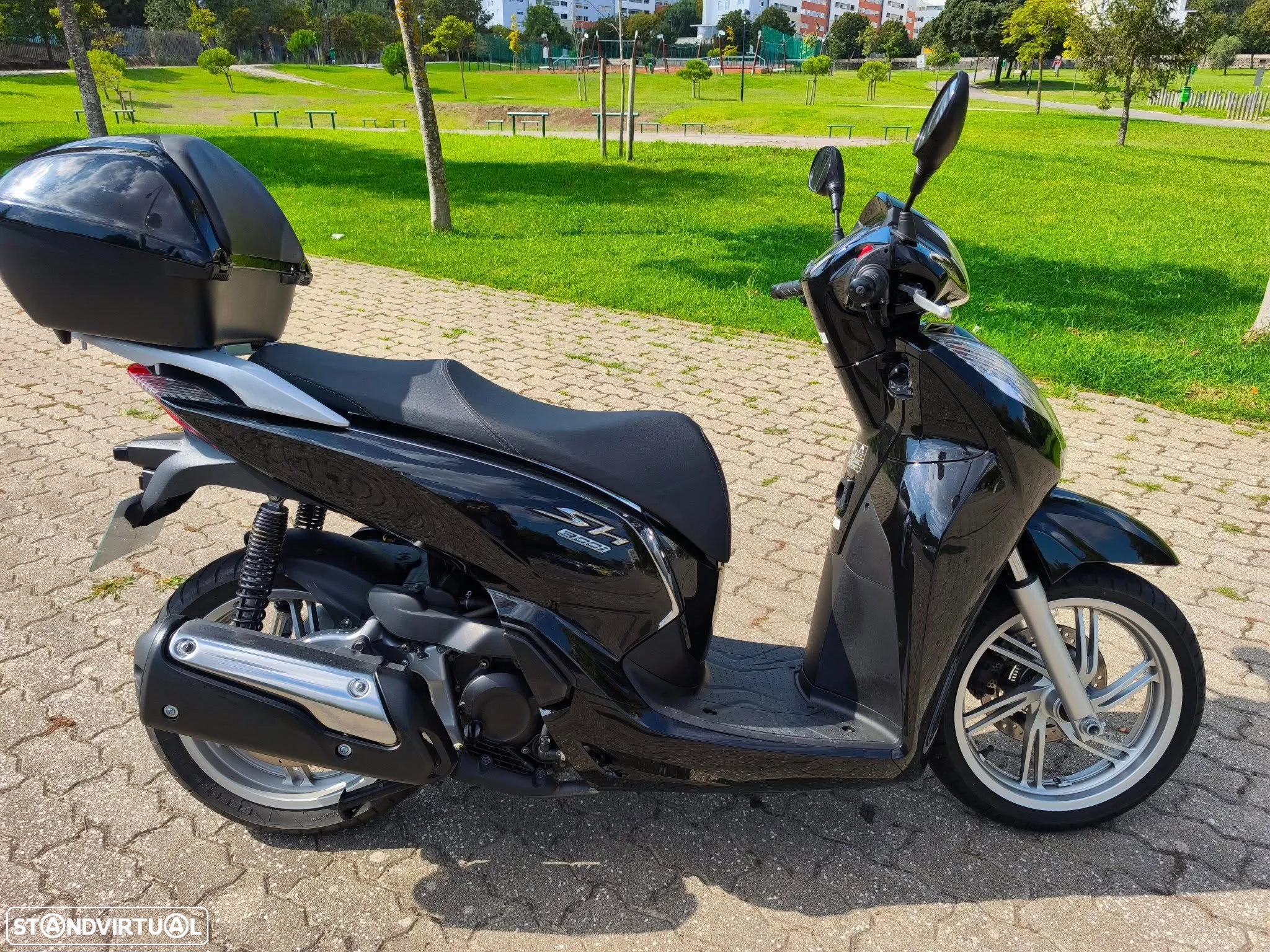 Honda SH 300 - 12