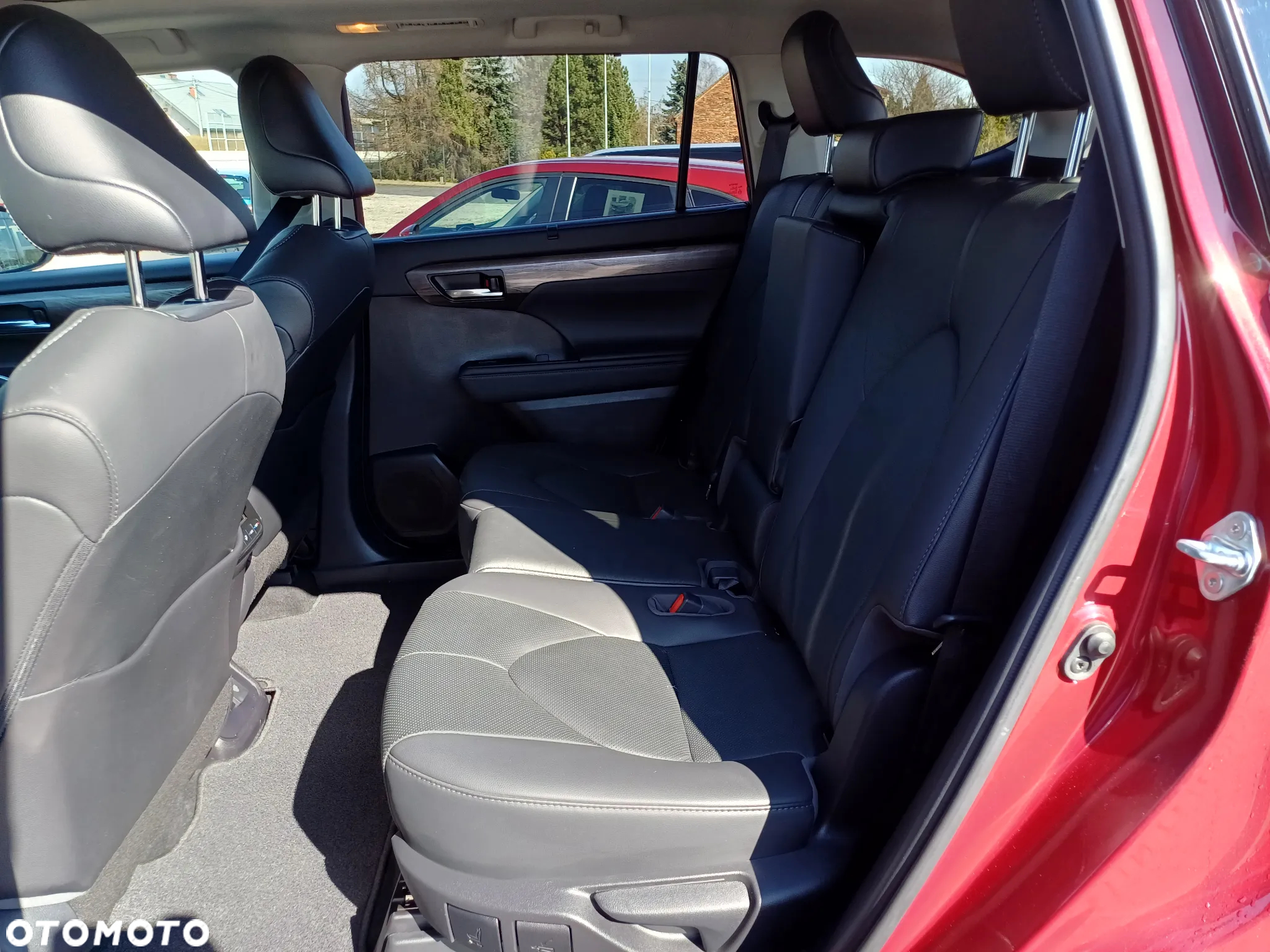 Toyota Grand Highlander - 8