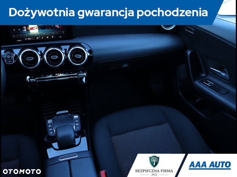 Mercedes-Benz CLA - 9