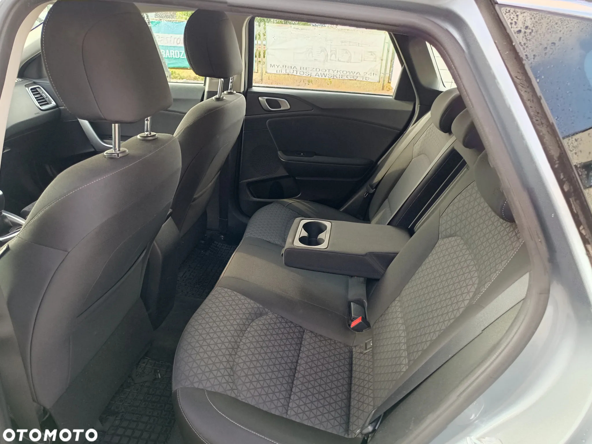 Kia Ceed 1.6 CRDi mHEV M - 11