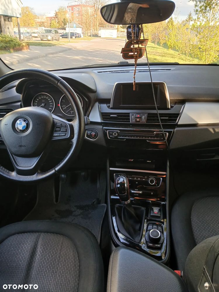 BMW Seria 2 216d - 10