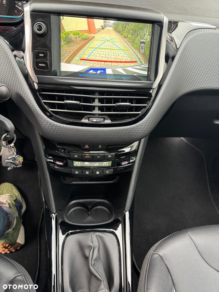 Peugeot 2008 1.2 Pure Tech Allure S&S - 10