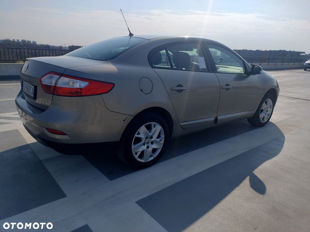 Renault Fluence 1.6 16V Privilege - 6