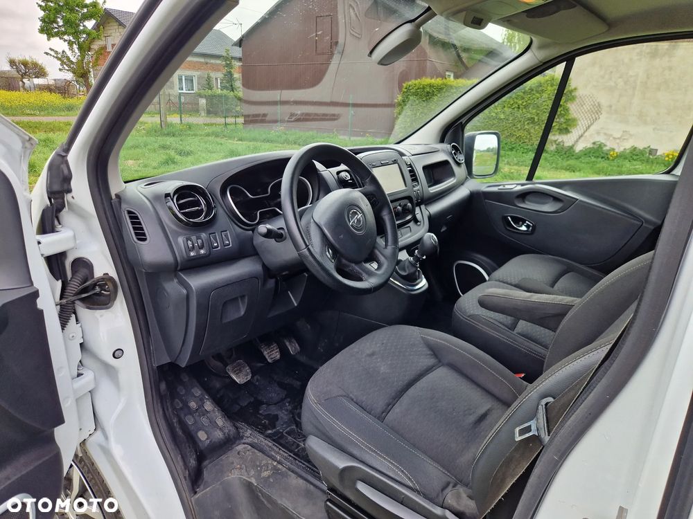 Opel Vivaro - 11