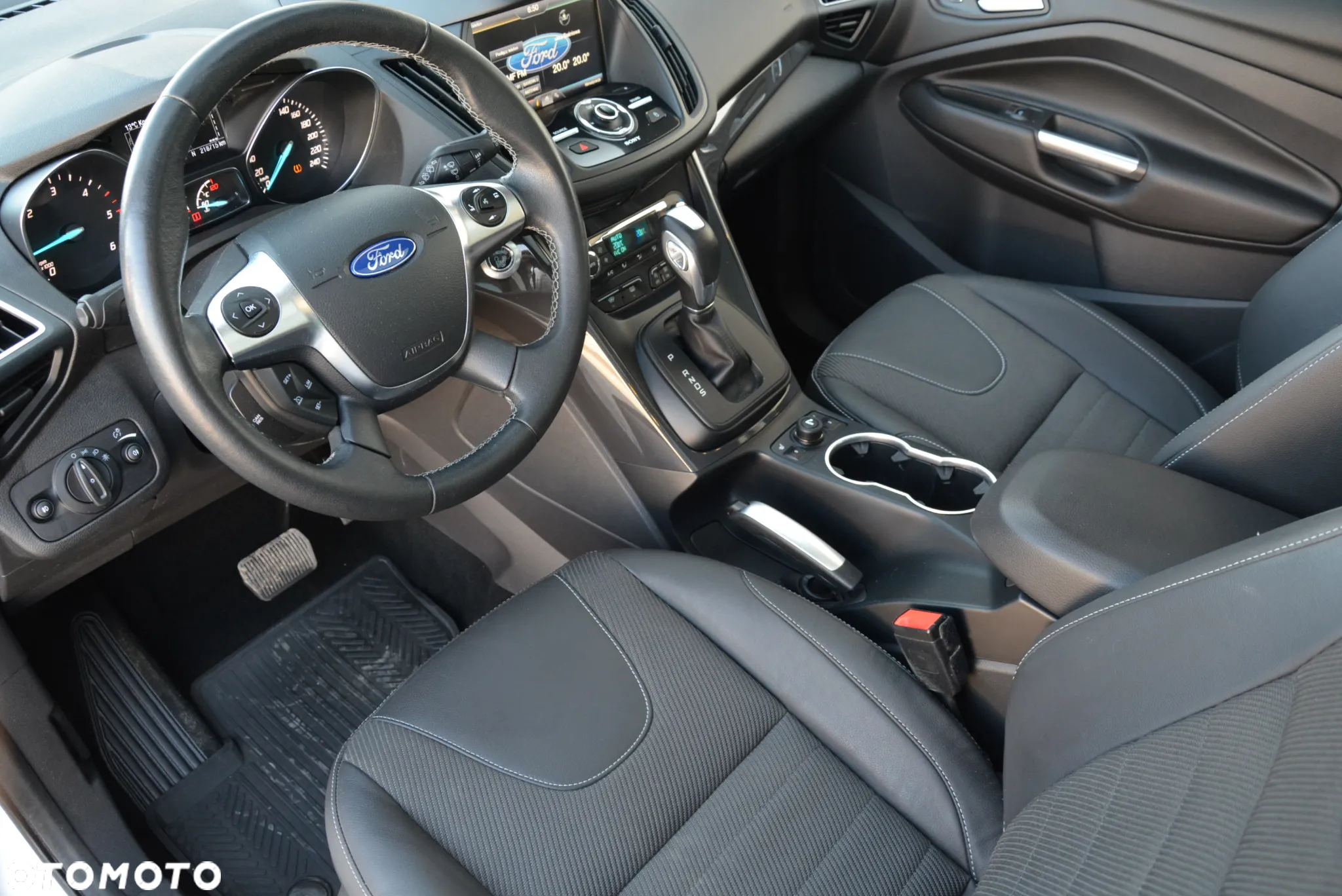 Ford Kuga 2.0 TDCi 4x4 Individual - 38