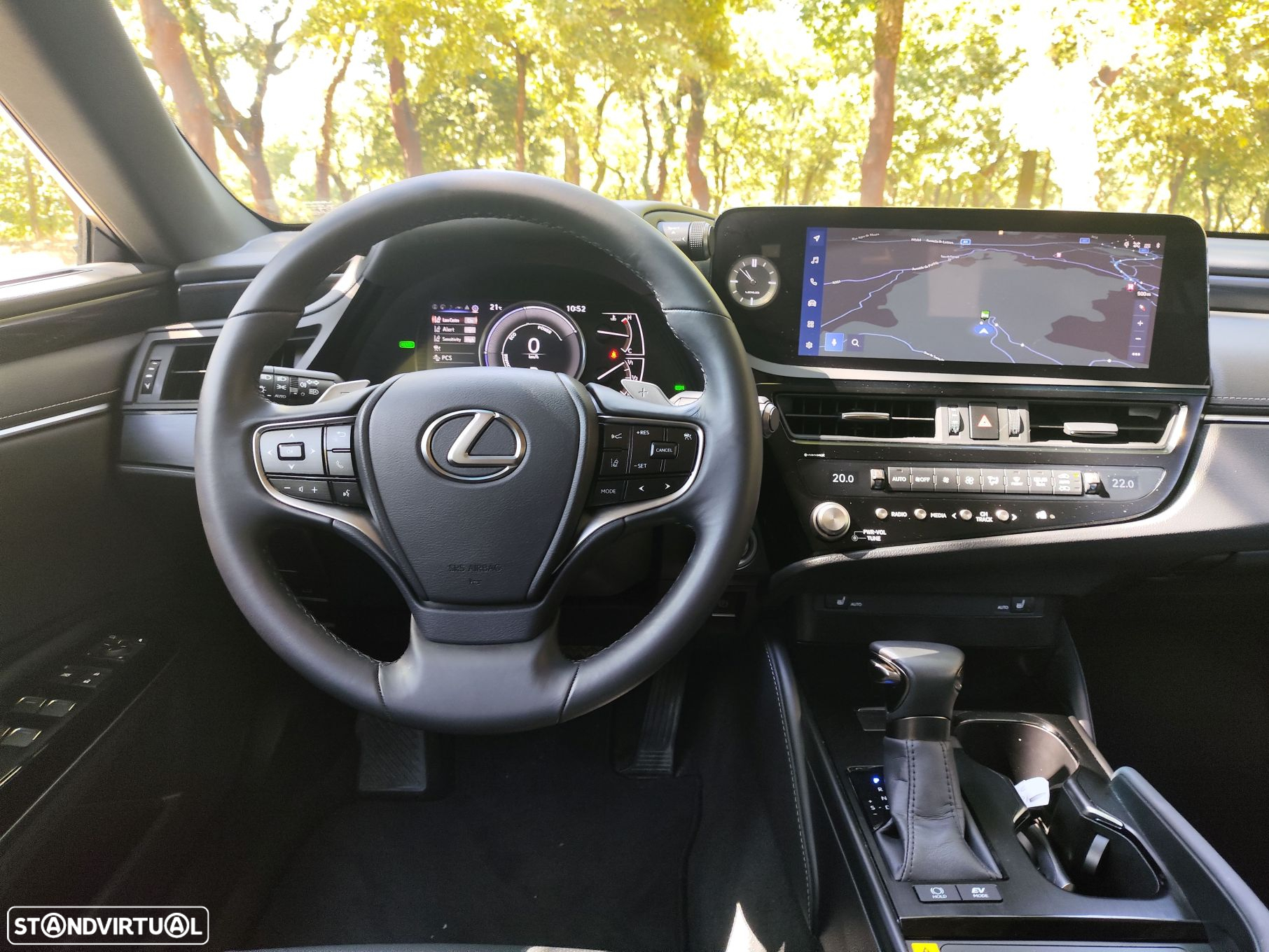 Lexus ES 300h Special Edition - 10