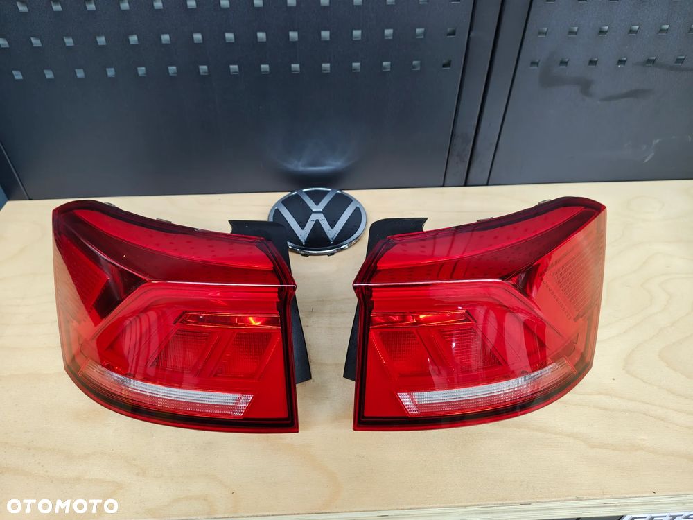 VW T-ROC Cabrio lampa led tył prawa lewa 2GC945096D 2GC945095D - 1