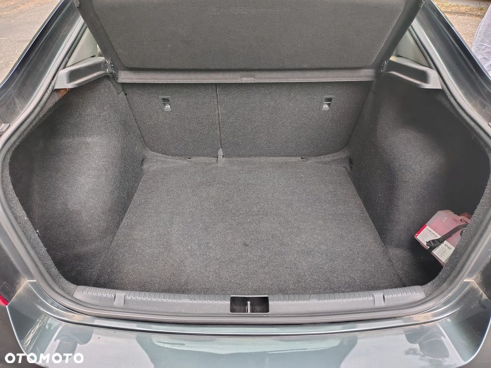 Skoda RAPID 1.2 TSI Ambition - 17