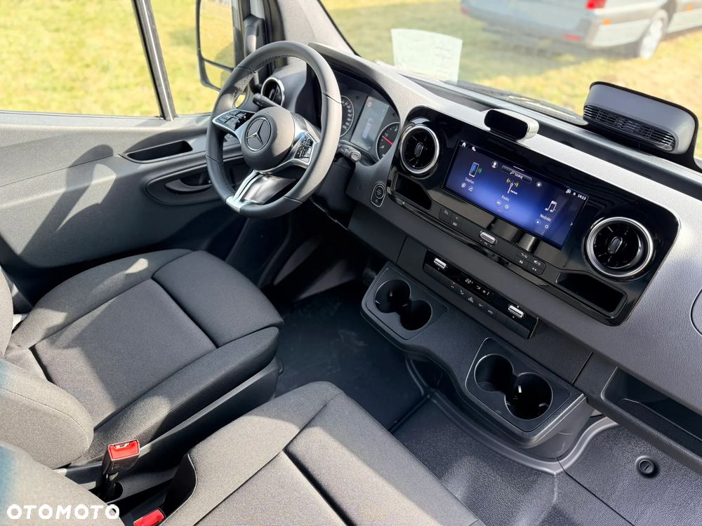 Mercedes-Benz Sprinter - 15