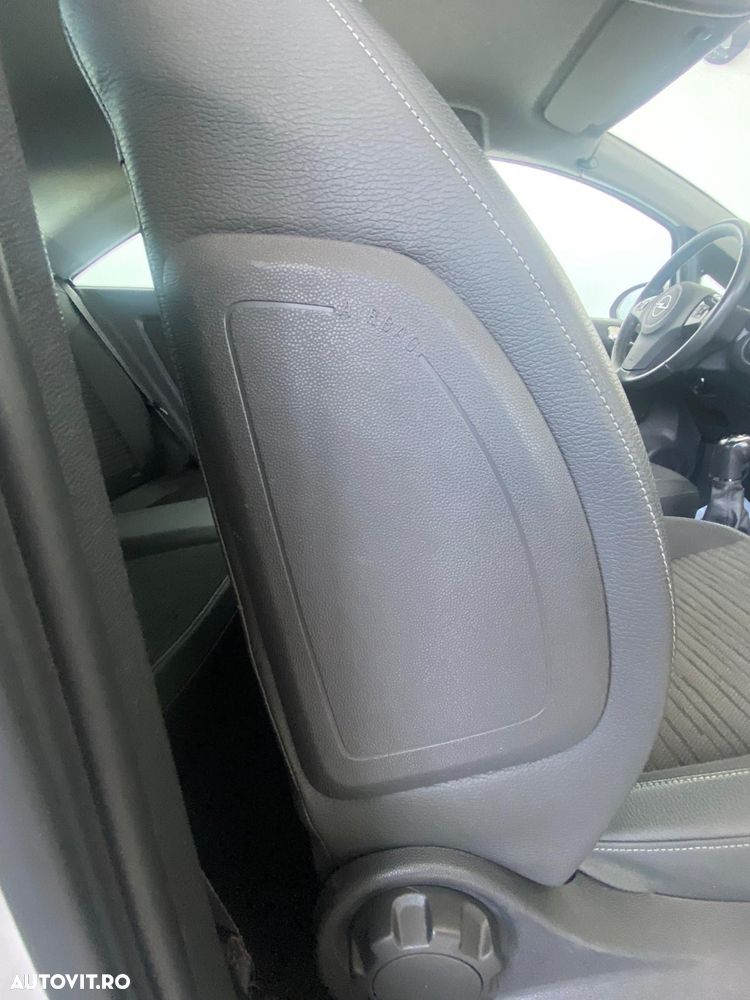 Opel Corsa 1.2 Essentia - 30