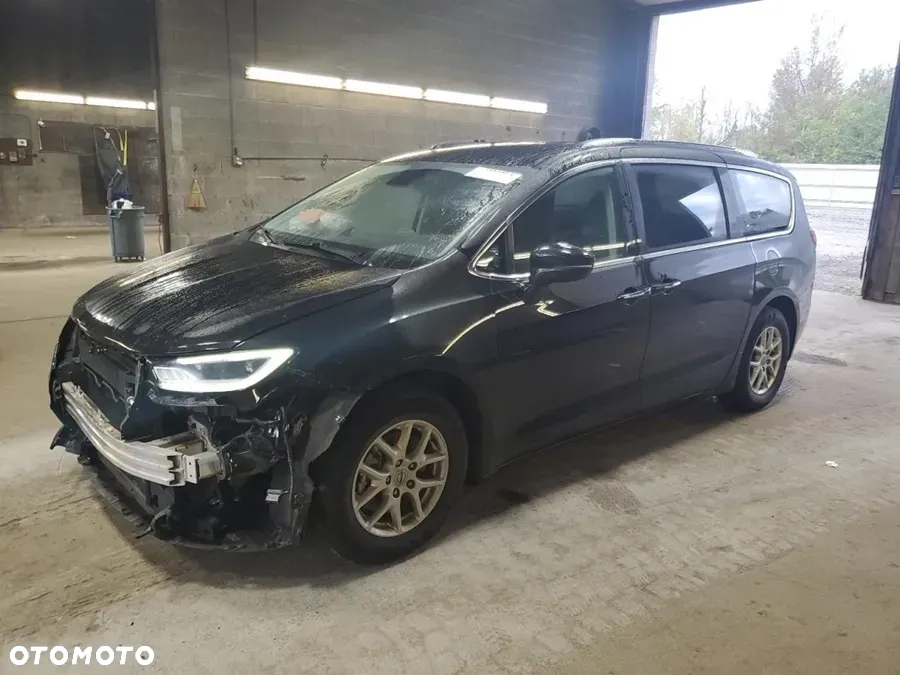 Chrysler Pacifica - 4