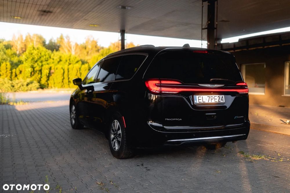 Chrysler Pacifica - 4