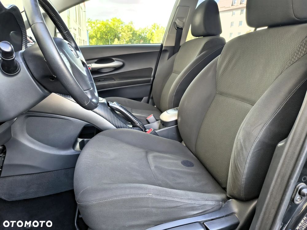 Toyota Auris 2.2 D-4D D-CAT - 8