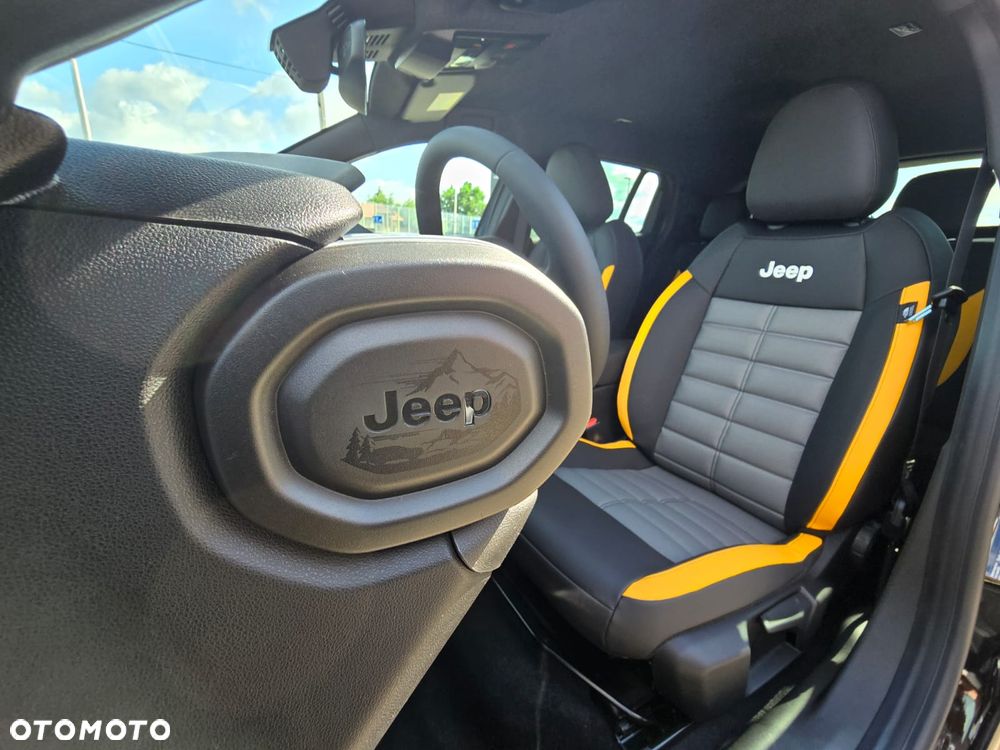Jeep Avenger 1.2 T3 mHEV The North Face 4xe eDCT6 - 11