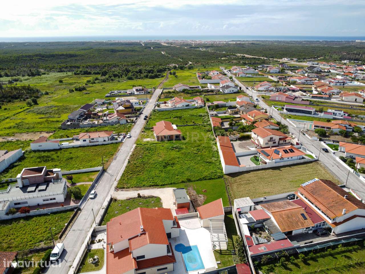 TERRENO URBANO PARA CONSTRUÇÃO EM VIEIRA DE LEIRIA COM  1.039 m² - Grande imagem: 4/8