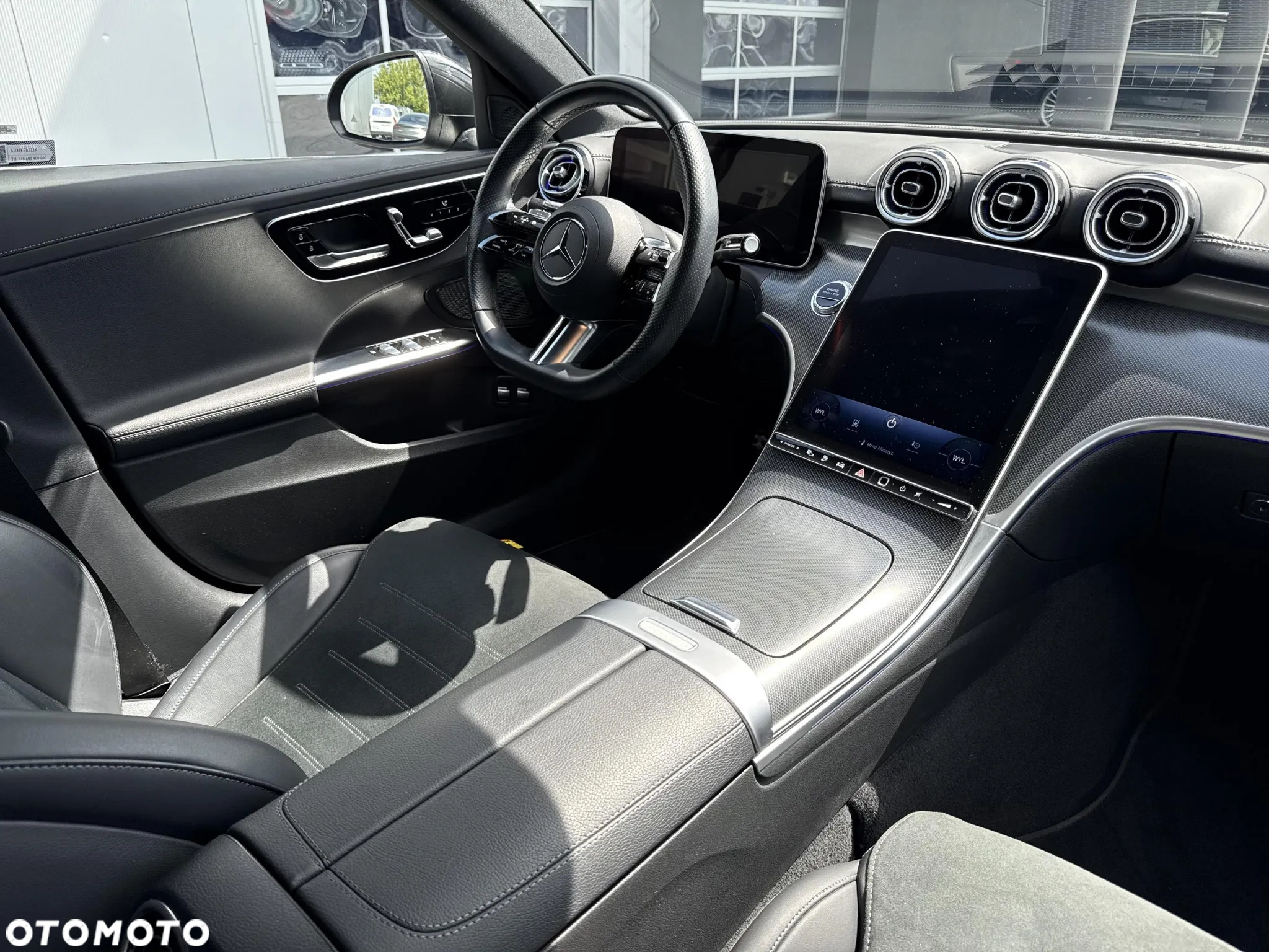 Mercedes-Benz Klasa C 300 e 9G-TRONIC AMG Line - 18