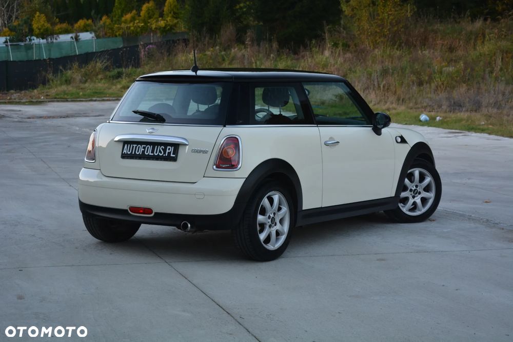 MINI Cooper Standard - 24