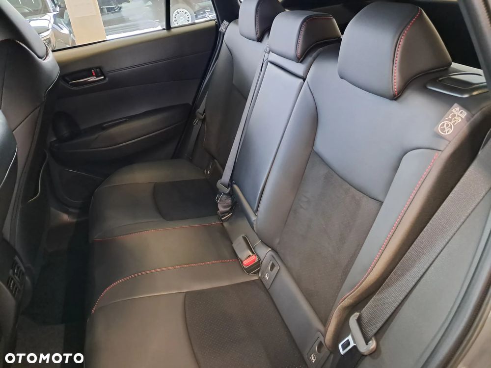 Toyota Corolla Cross 2.0 Hybrid GR Sport - 28