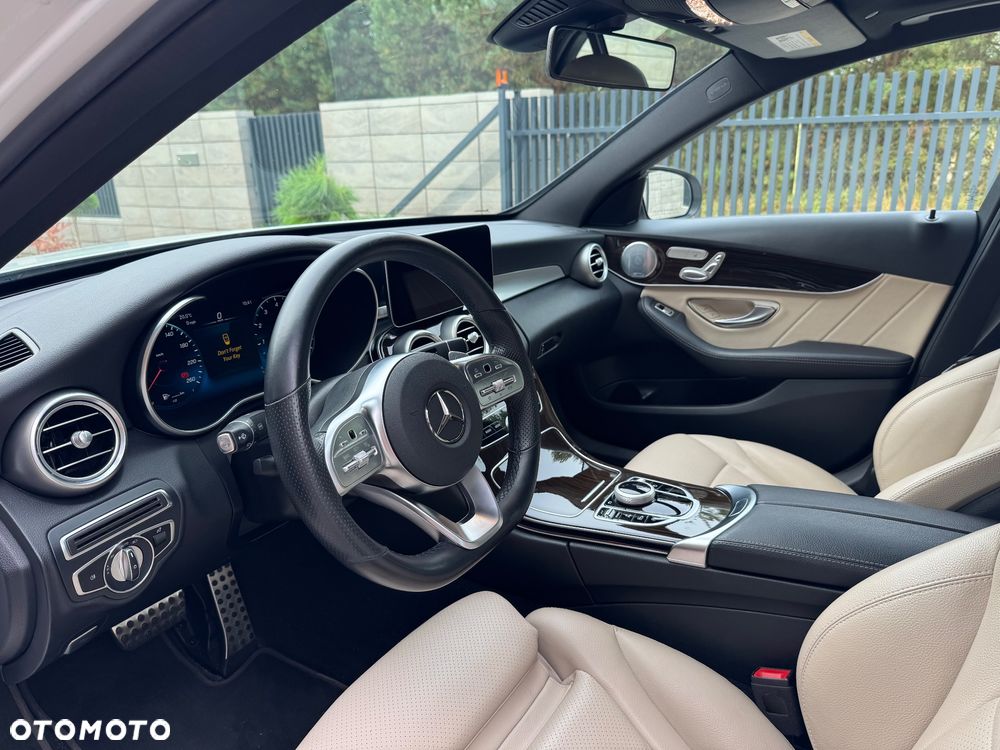 Mercedes-Benz Klasa C 300 4Matic 9G-TRONIC AMG Line - 13