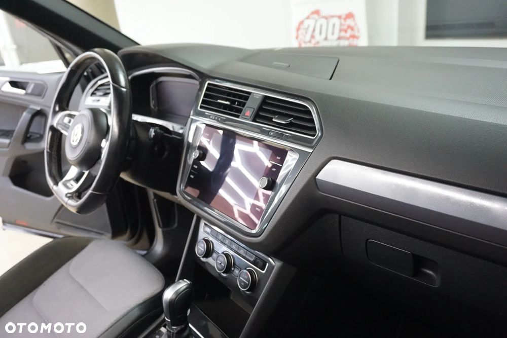 Volkswagen Tiguan - 24