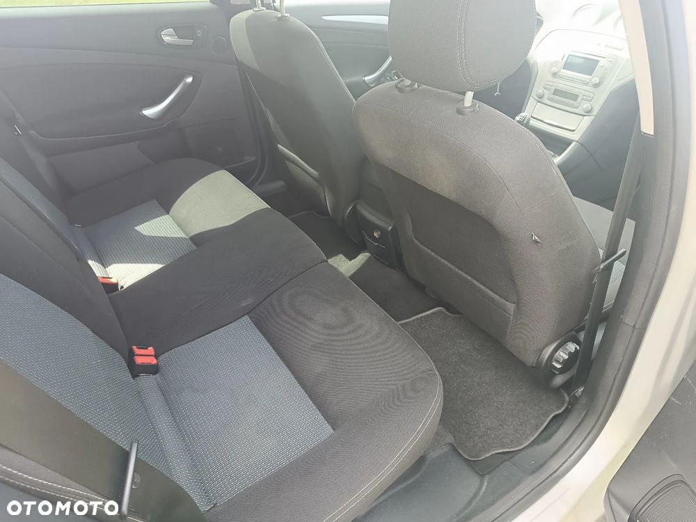 Ford Mondeo 2.0 TDCi ECOnetic Ambiente - 8