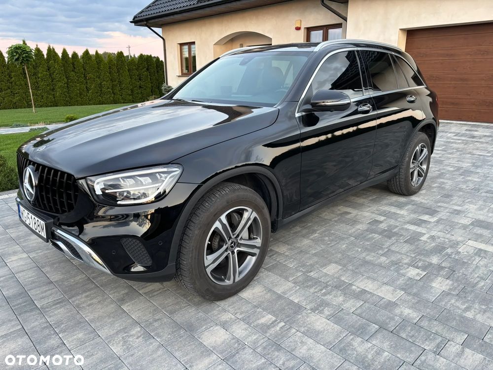 Mercedes-Benz GLC 300 4Matic 9G-TRONIC Exclusive - 2