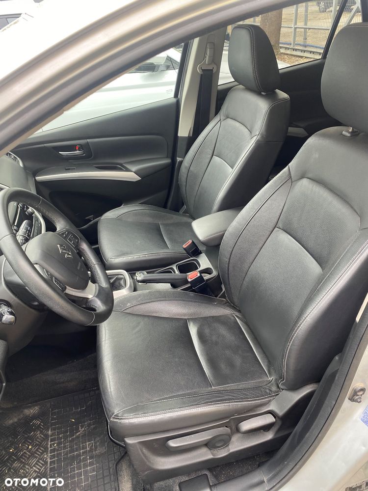 Suzuki SX4 S-Cross 1.6 Premium 4WD - 22