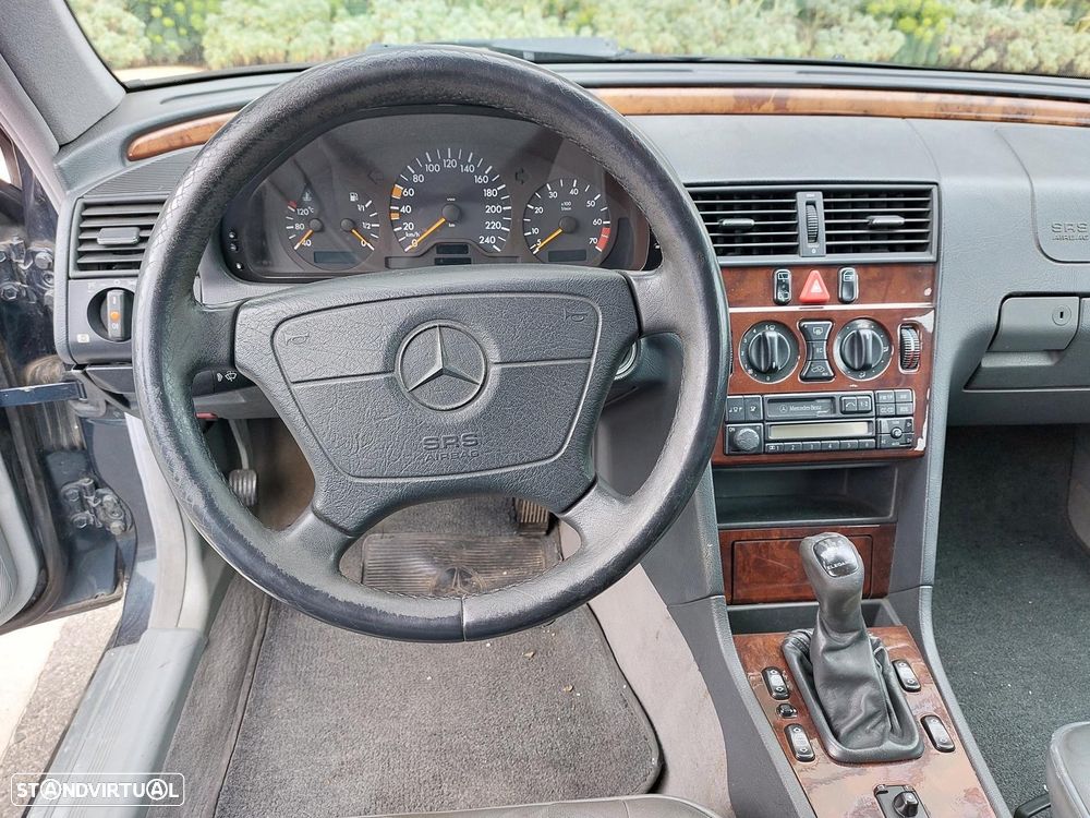 Mercedes-Benz C 180 Elegance - 11