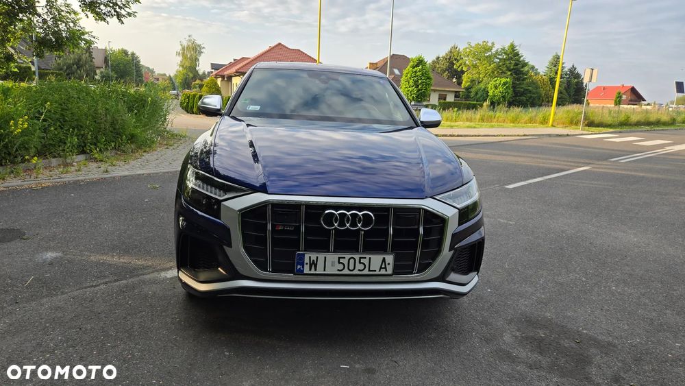 Audi SQ8 - 8