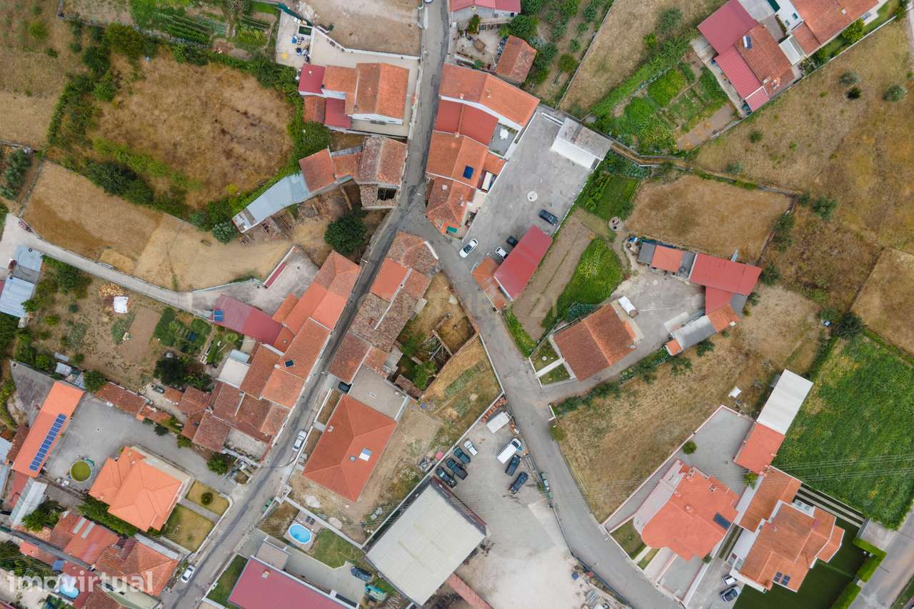 Casa Antiga para Recuperar em Miranda do Corvo, Coimbra - Grande imagem: 2/38