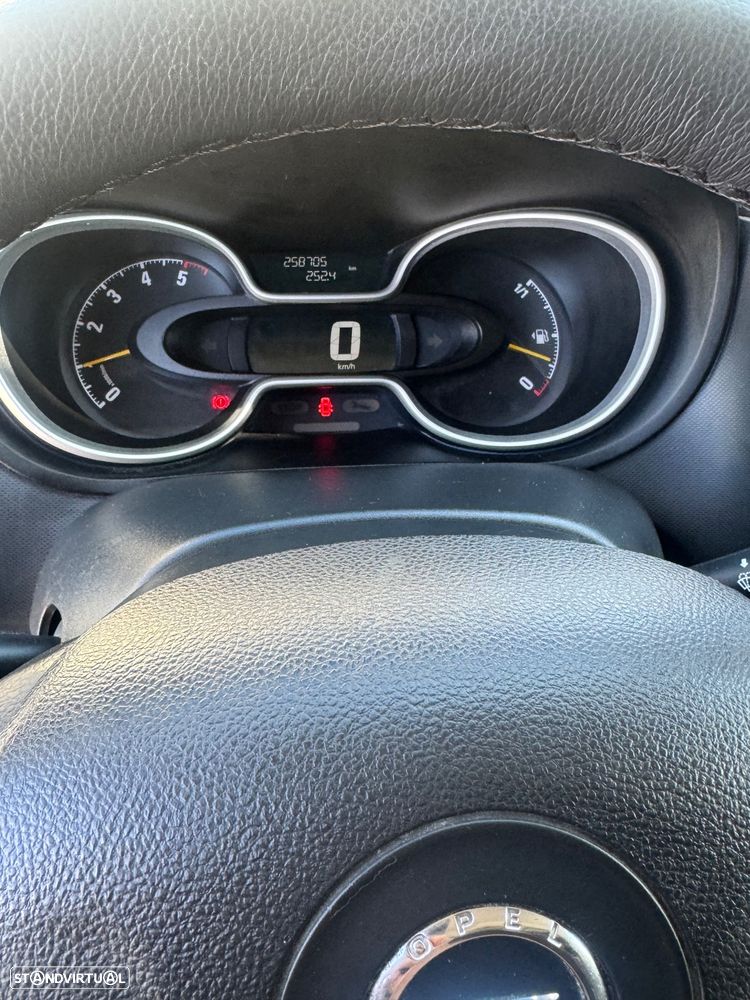 Opel Vivaro - 14