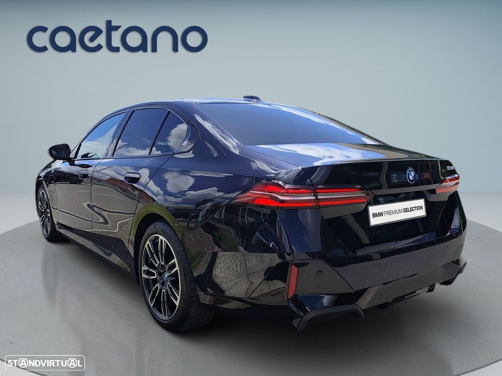 BMW 530 e Pack Desportivo M - 6