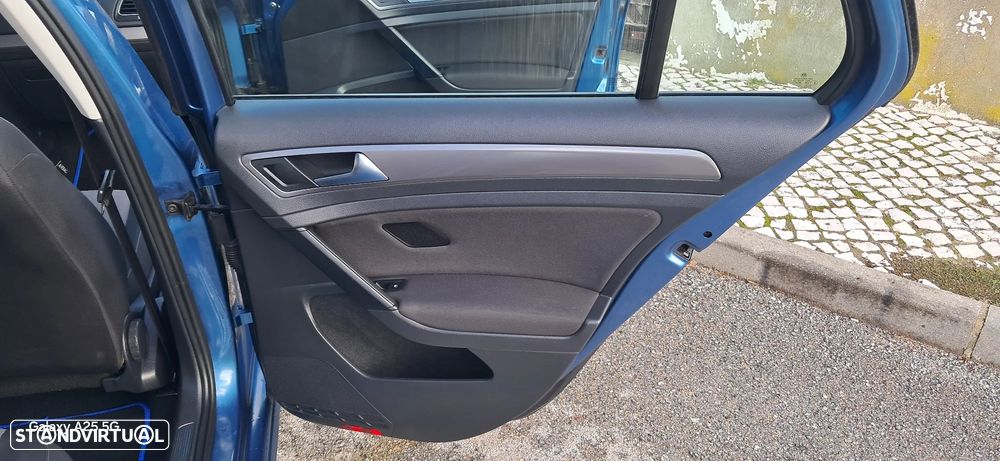 VW Golf 1.6 TDI BlueMotion Comfortline - 32