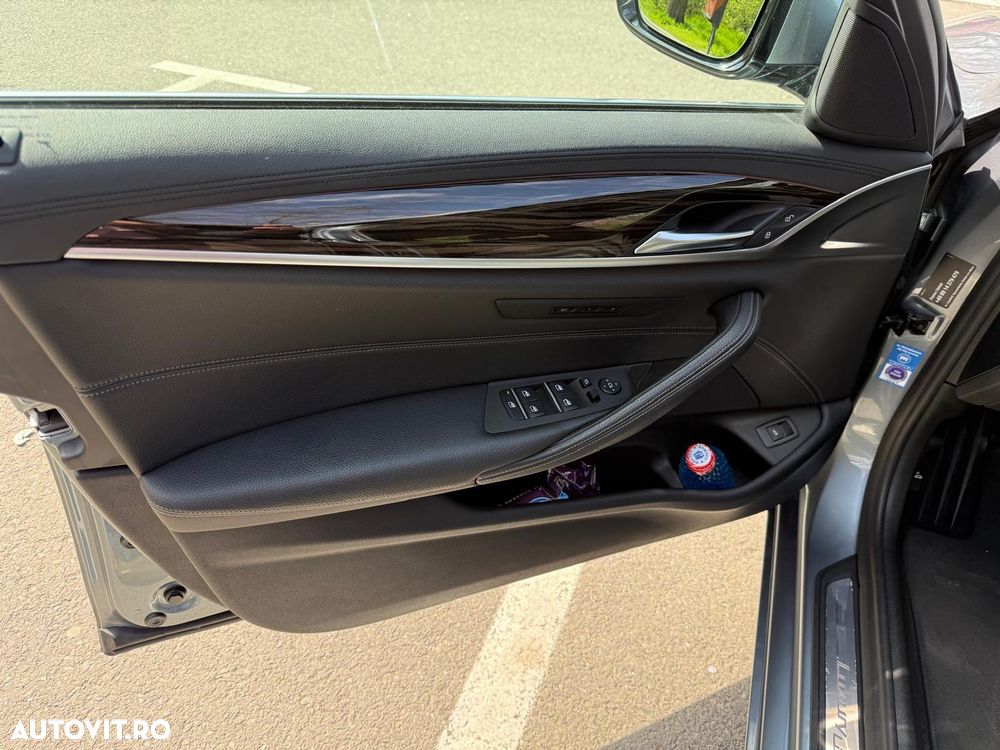 BMW Seria 5 520d Aut. Luxury Line - 8