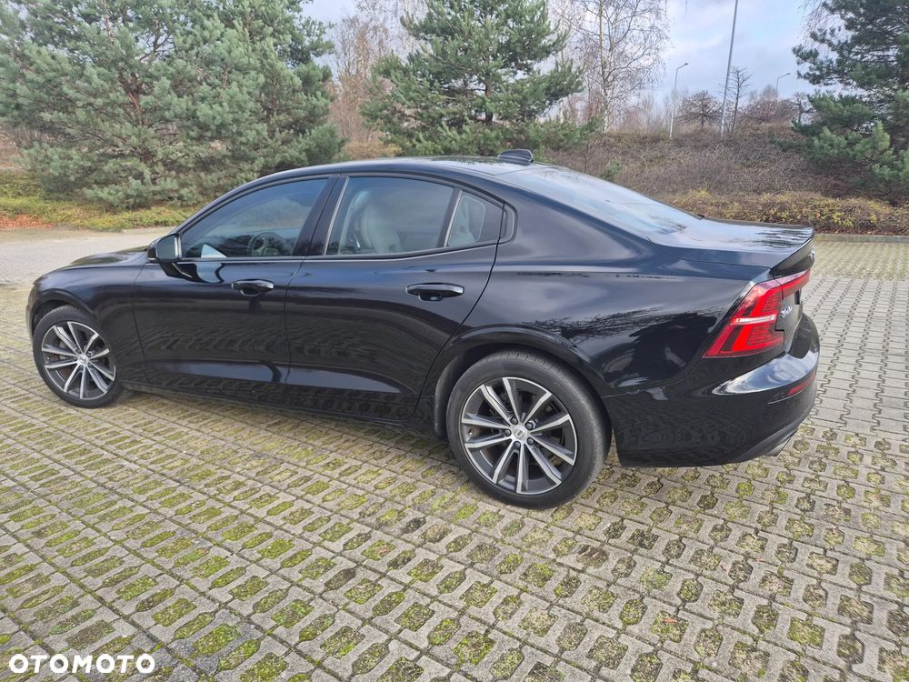 Volvo S60 T5 Momentum Pro - 4