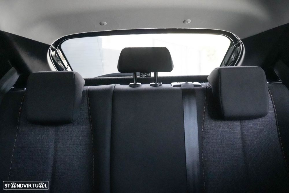 Peugeot 208 1.2 Hybrid Allure e-DCS6 - 31