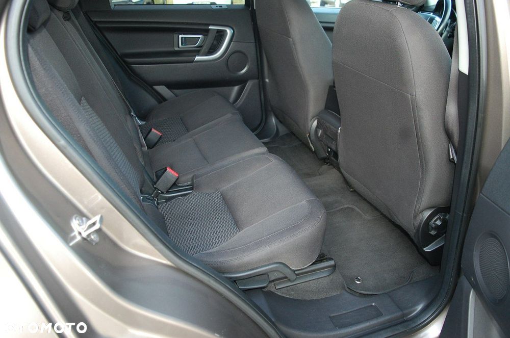 Land Rover Discovery Sport - 28