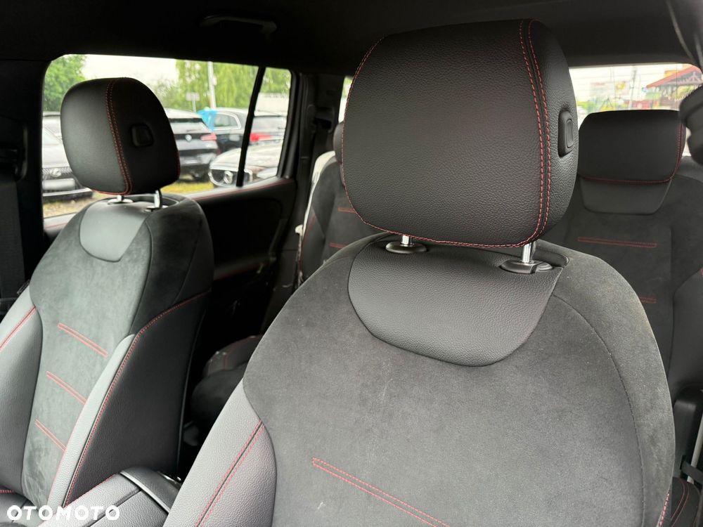 Mercedes-Benz GLB 200 AMG Line 7G-DCT - 27