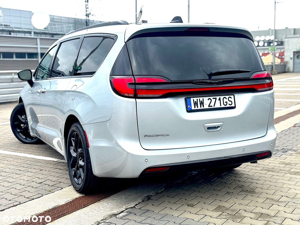 Chrysler Pacifica - 10
