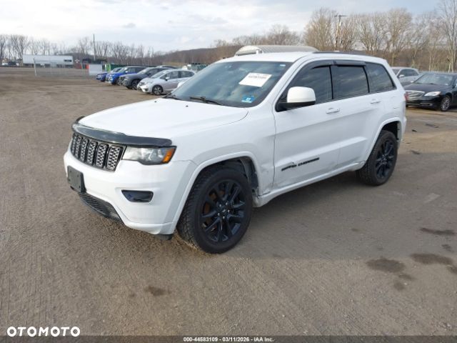 Jeep Grand Cherokee - 1