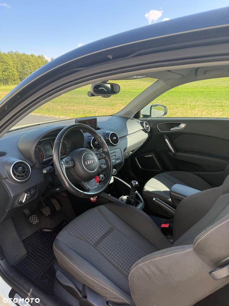 Audi A1 3-drzwiowe 1.6 TDI S line Sportpaket - 3