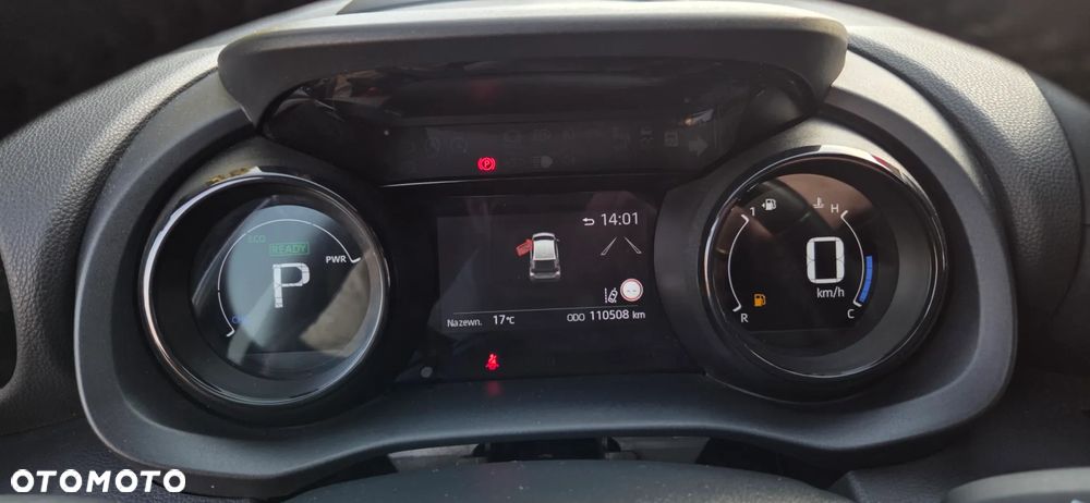 Toyota Yaris - 25