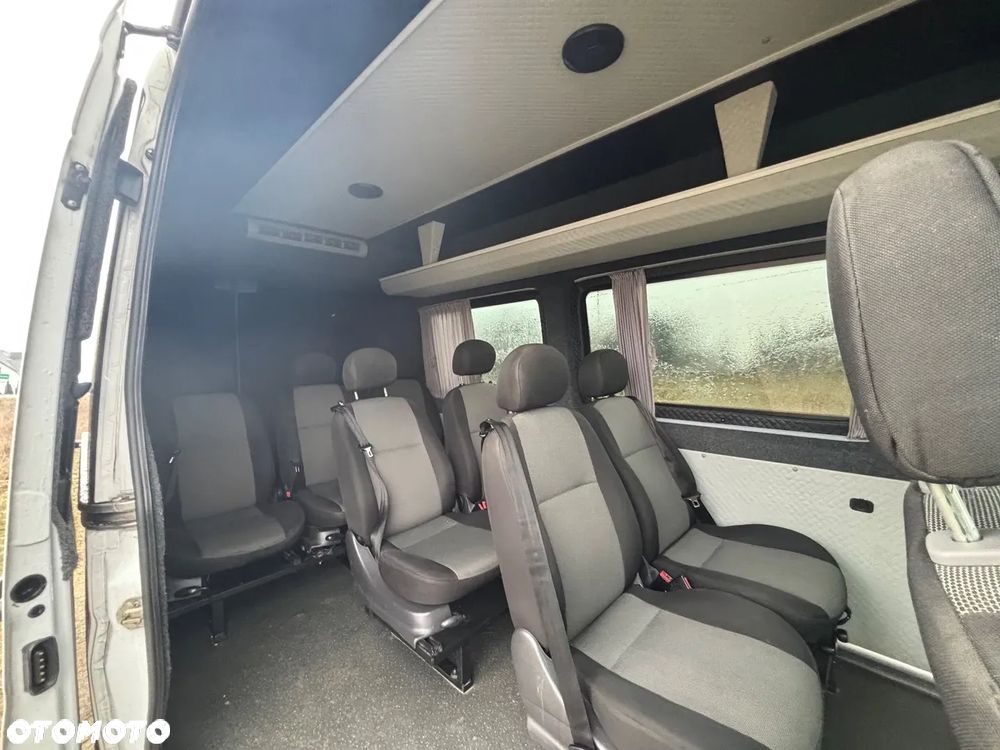 Mercedes-Benz Sprinter - 5