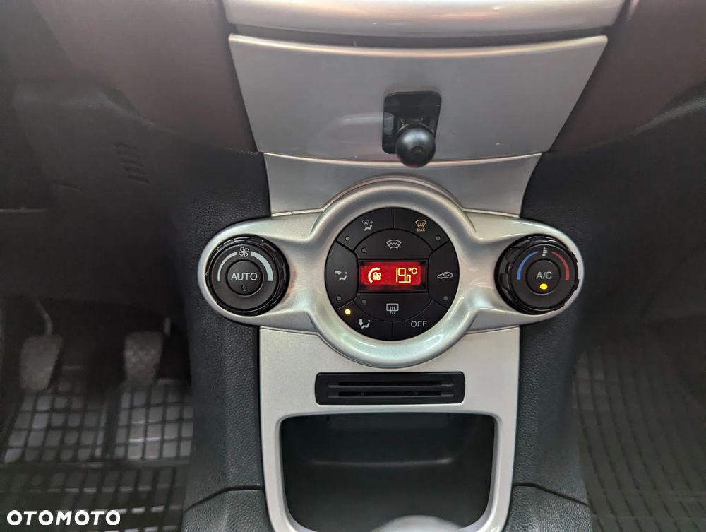 Ford Fiesta 1.4 Ghia EU5 - 14
