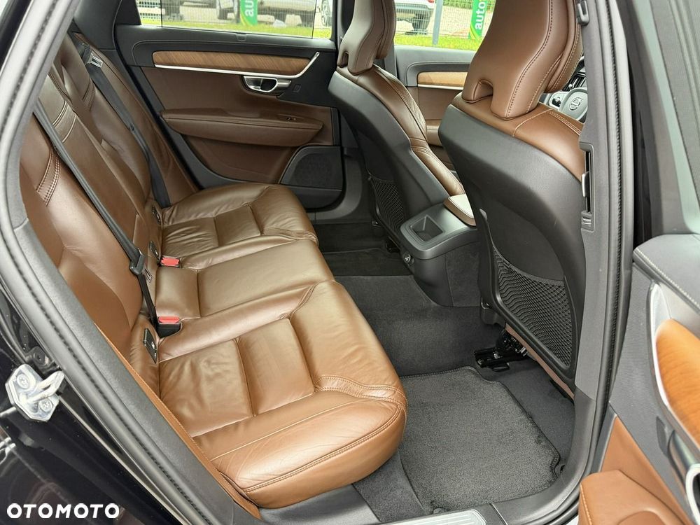 Volvo S90 - 32