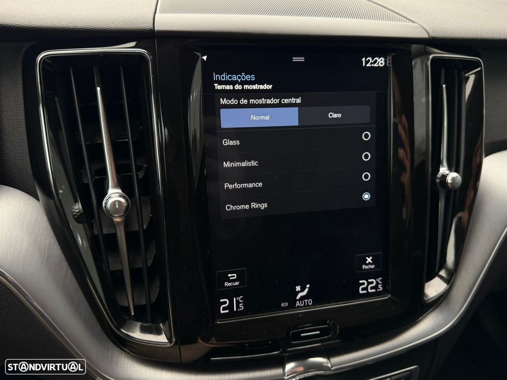 Volvo XC 60 2.0 D4 Momentum Geartronic - 39