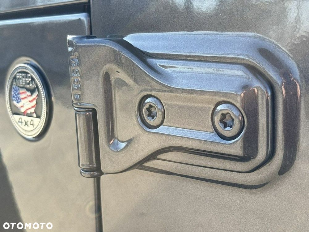 Jeep Wrangler - 25