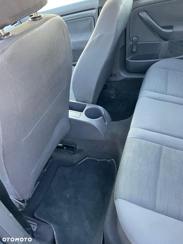 Volkswagen Golf 1.6 Q-Line - 11