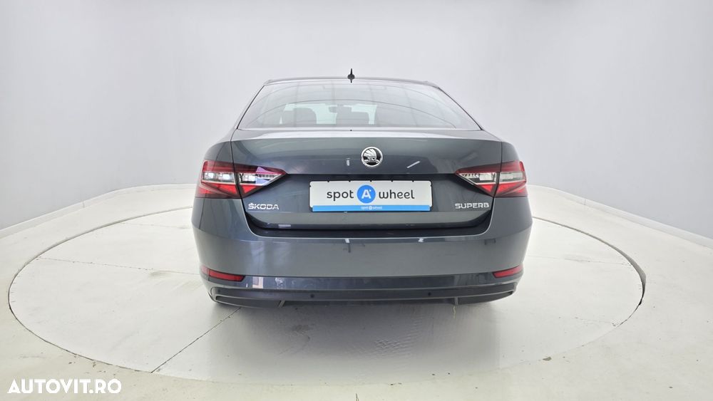 Skoda Superb 2.0 TDI DSG Ambition - 7